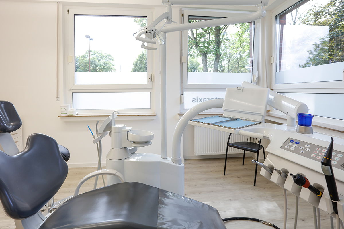 Behandlungszimmer - Zahnarzt - Farbod Eipakchi - Zahnhof Köln